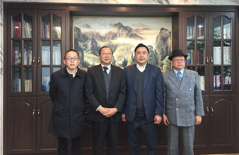 趙振元和陳宗欣教授、蛯子晴夫總經(jīng)理、愛(ài)德中創(chuàng)公司鄒克總經(jīng)理親切合影.png