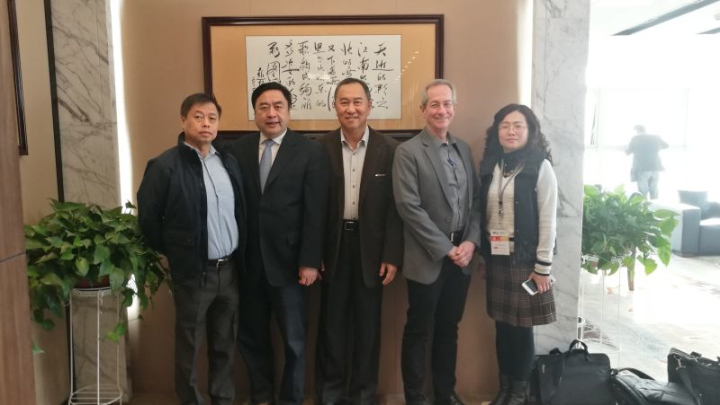11-趙振元、副院長姚虹與洪啟財副總裁一行親切合影.jpg
