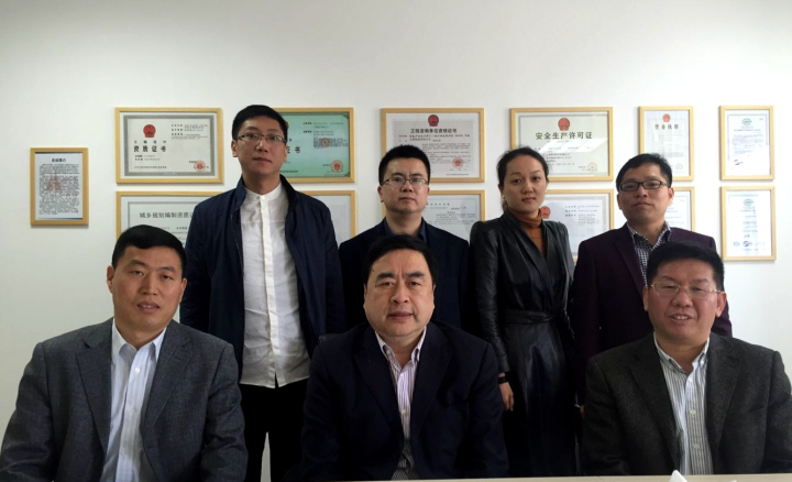 3-趙振元同志與南通分院周安舉、賀奎田、趙宇、郭明偉、于海燕、唐鋒等同志親切合影.jpg