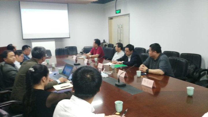 2-李天山向趙振元，白焰匯報北京分院發(fā)展思路.jpg