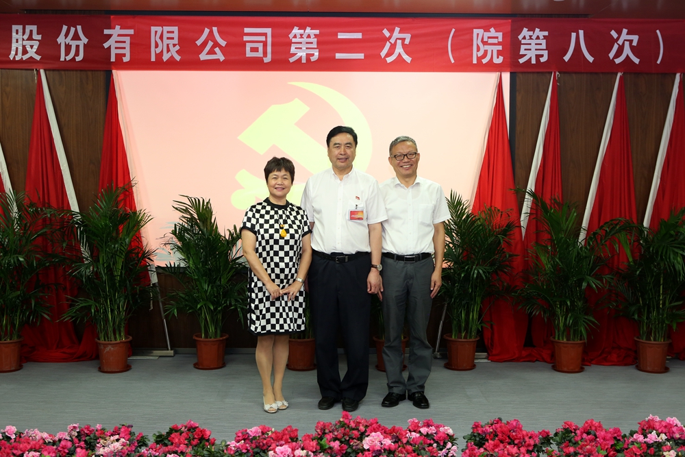 合影-趙振元書記與太極實(shí)業(yè)黨委書記褚兵、黨委副書記兼工會主席陳月芳合影.jpg